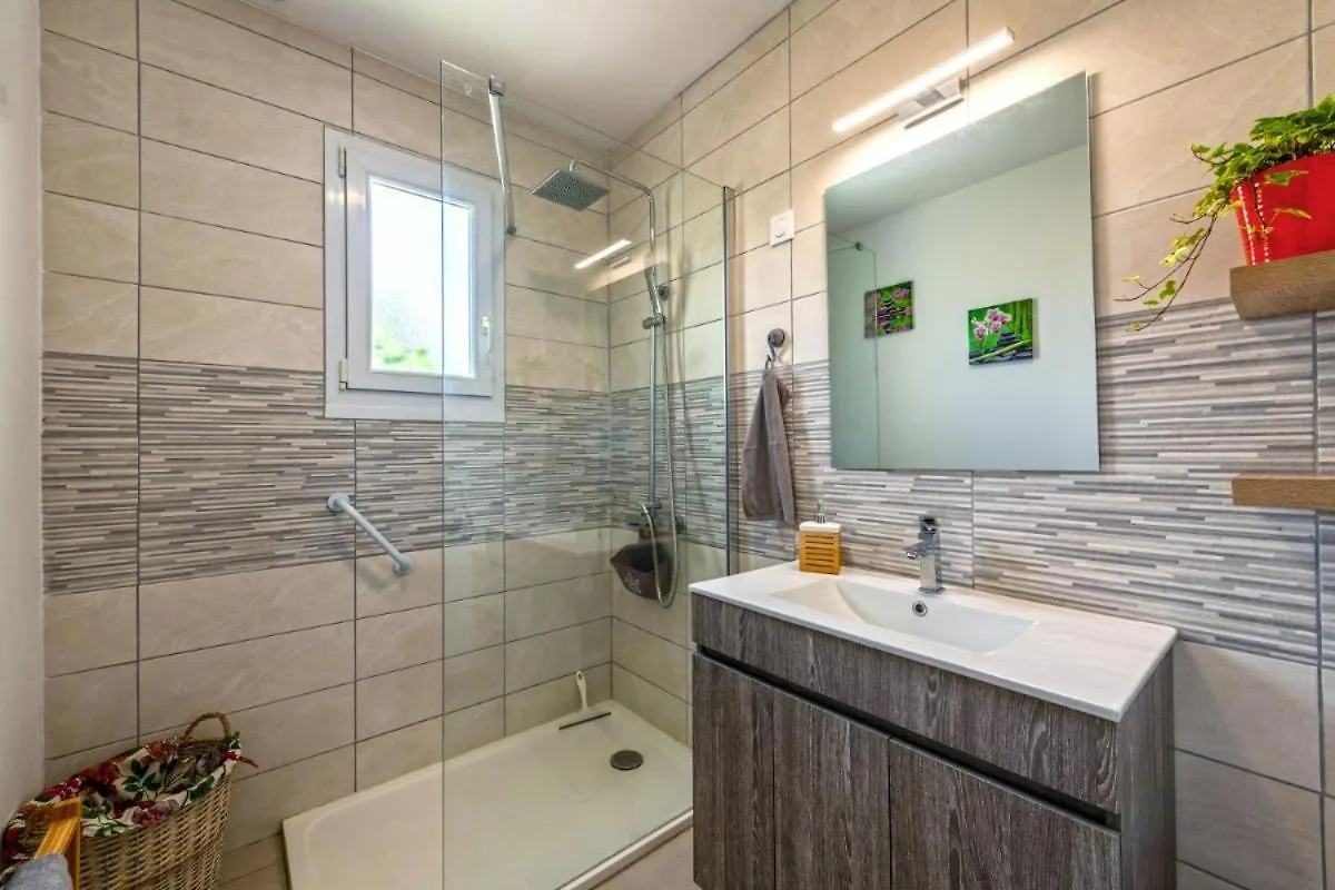 Lannilis Maison Spacieuse Avec Spa , Sauna Au Pays Des Abers ,10 Min Des Plages Bretagne בית נופש